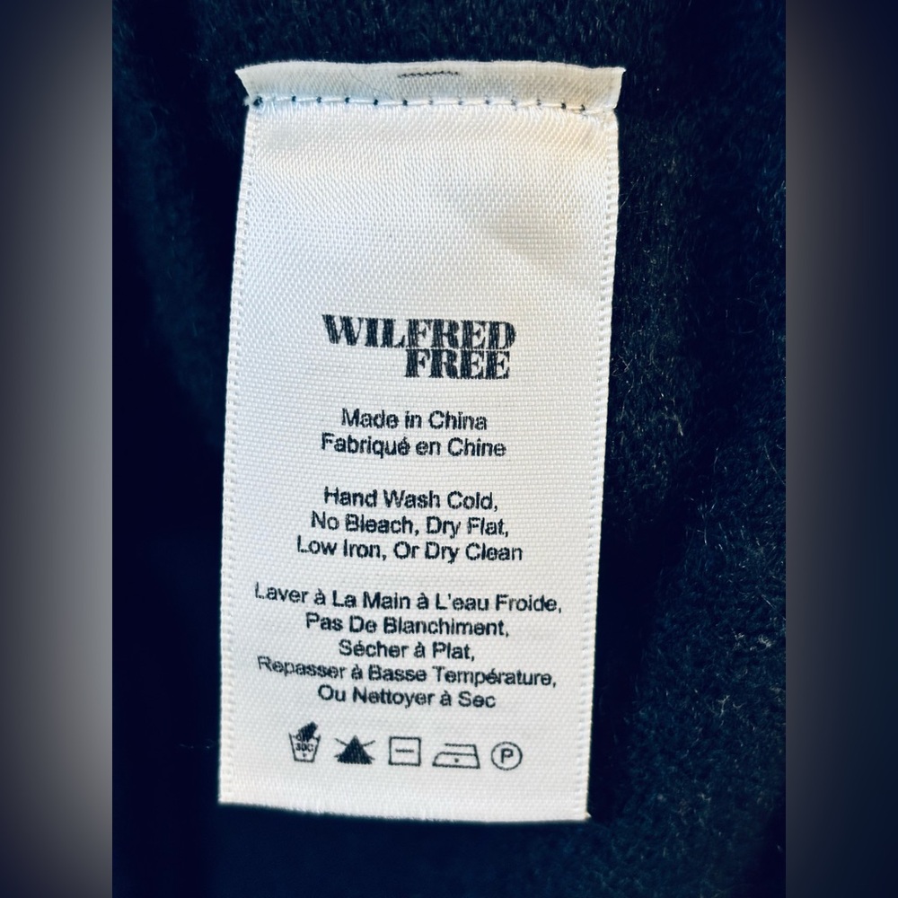 Wilfred Free Aritzia Black Wool Alpaca Wrap Ballet Sweater Small - Picture 6 of 9